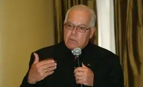 Monseñor Luis Bambarén fue internado en clínica local por Covid-19