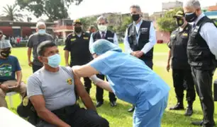 Ministra de Defensa: a la fecha más de 60 mil efectivos de la PNP fueron vacunados