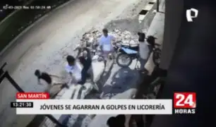 San Martín: jóvenes se agarran a golpes en exteriores de licorería