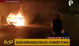Cercado de Lima: vecinos queman muebles para que recicladores se retiren de la zona