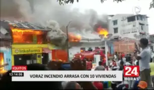 Voraz incendio arrasa con 10 inmuebles en Iquitos