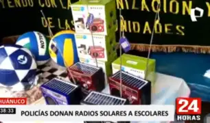 Huánuco: Policía dona radios solares a niños para recibir clases