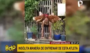 Stefanie Millinger: deportista extrema realiza contorsiones cargando gallinas
