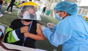 Inicia vacunación contra la COVID-19 de personal de limpieza pública en Ica