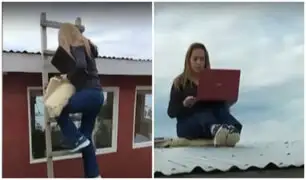 Maestra sube a techo de casa para tener señal de Internet y poder dictar sus clases