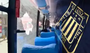 Presuntos hinchas agredieron bus de Alianza Lima en VES