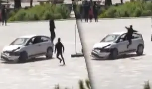 “Patada voladora” impide que un conductor atropelle a una multitud en Albania