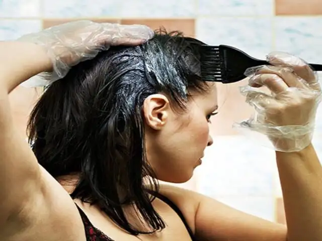 ¿Se tiñe el cabello en casa? conozca los errores más comunes y que debe evitar