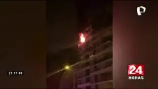 Bomberos lograron controlar incendio en noveno piso de edificio en Miraflores