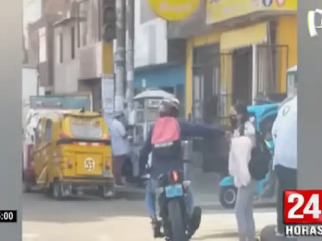 Independencia: delincuente en moto arrebata celular a mujer