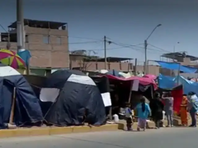 VES: invasores desalojados de Lomo de Corvina continúan acampando en las calles