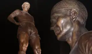 La “U” inauguró nueva estatua de Lolo Fernández