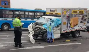 El Agustino: choque entre furgón y trailer dejó un fallecido