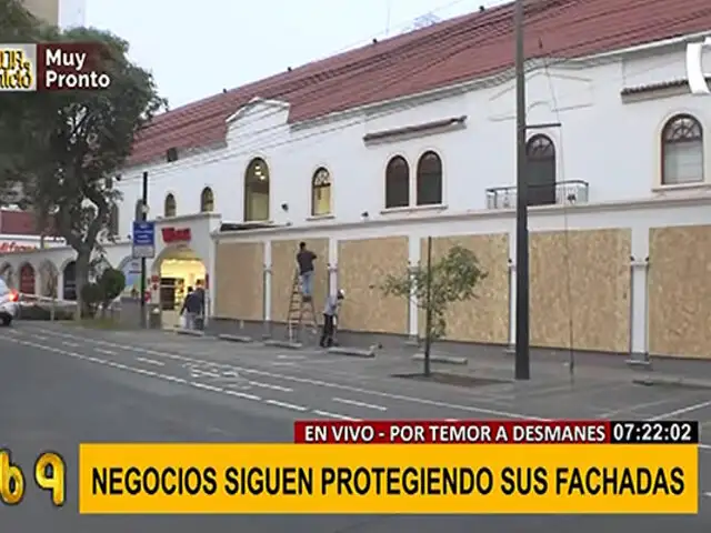 San Isidro: locales de supermercados Wong protegen fachadas con planchas de madera