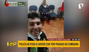 Tony Rosado detenido en comisaría: Policías se toman ‘selfies’ y cantan con el artista