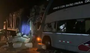 Casma: choque de tráiler con bus interprovincial deja un muerto y 10 heridos
