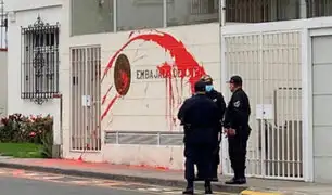 San Isidro: lanzan pintura roja contra fachada de la embajada de Cuba