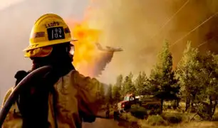 Incendio forestal más grande en EEUU solo es contenido en un 7%