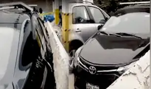 ¡Increíble! auto guardado en cochera privada es aplastado por pared