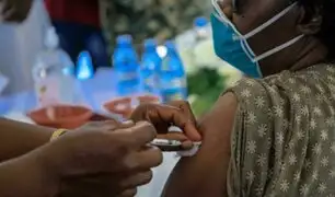 Uganda: cientos de personas recibieron vacunas falsas contra la covid-19