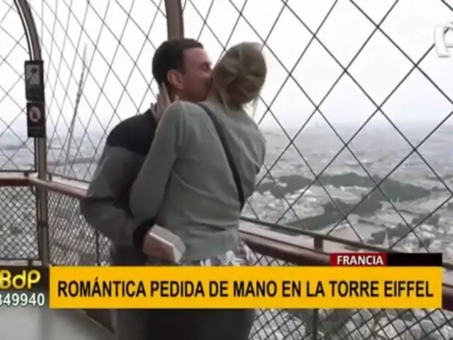 La romántica pedida de mano de un joven a su novia en reapertura de la Torre Eiffel