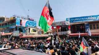 Afganistán: talibanes reprimen con disparos manifestación por la bandera tricolor
