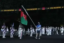 Desfilan bandera de Afganistán en los Paralímpicos en homenaje a su ausencia