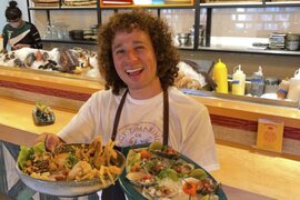 Luisito Comunica abre restaurante de comida peruana en Ciudad de México