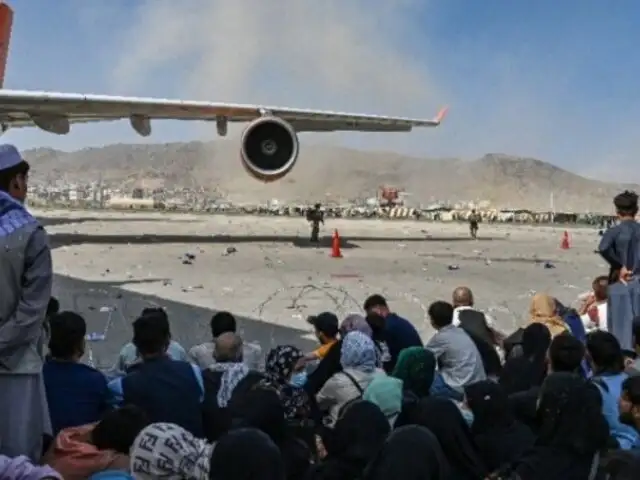 EEUU: hallan restos humanos en tren de aterrizaje de avión procedente de Kabul
