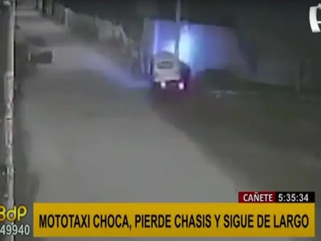 Cañete: mototaxi choca con poste y continúa con su recorrido