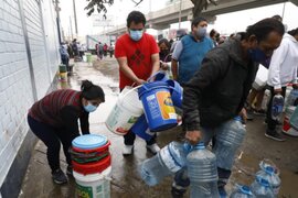 SJL: vecinos pagan hasta S/10 por baldes de agua tras corte de servicio por aniego