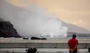 Volcán Cumbre Vieja: lava toca el mar y deja sorprendentes imágenes