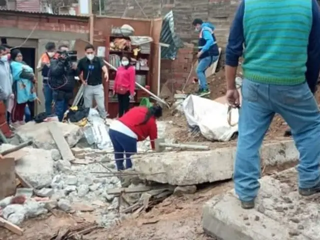 Puente Piedra: rescatan a adolescentes atrapados tras derrumbe de muro de contención