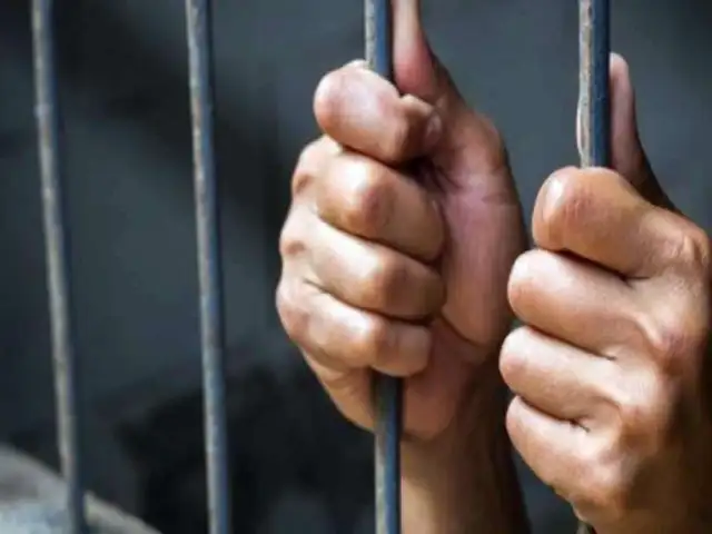 Tras varios días preso liberan a peruano: FBI lo acusó por error de pedofilia y amenazas de bomba