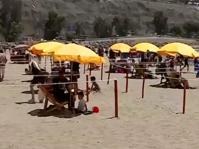 Chorrillos: veraneantes no respetan protocolos en playa Agua Dulce