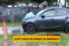 Barranco: auto choca en parque Chipoco