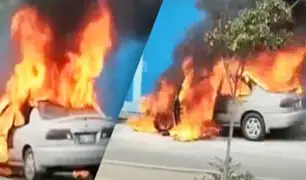 Auto se incendia frente a hospital de Essalud en Chimbote