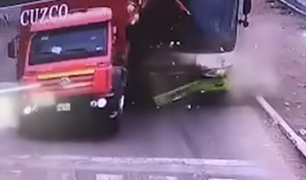 Ventanilla: 17 heridos dejó choque de bus contra camión repartidor de gaseosas