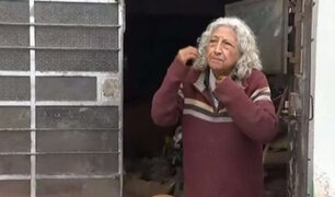 Los Olivos: vecinos piden ayuda para anciana abandonada