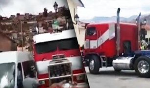 Optimus Prime chocó con una minivan en el Cusco