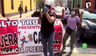 Trujillo: ciudadanos exigieron vacancia de Castillo en exteriores de GORE 2021