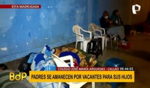 Callao: padres de familia se amanecen en colegio para conseguir vacantes