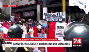 Vacancia presidencial: Manifestantes a favor y en contra toman exteriores del Congreso