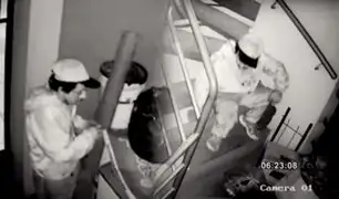 ‘Hombre araña’ es captado robando vivienda en Santa Anita