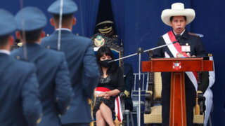 Pedro Castillo estuvo presente en la ceremonia de graduación de la Escuela de Oficiales de la FAP