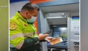¡Tenga cuidado! Ladrones colocan dispositivos en cajeros automáticos para robar dinero