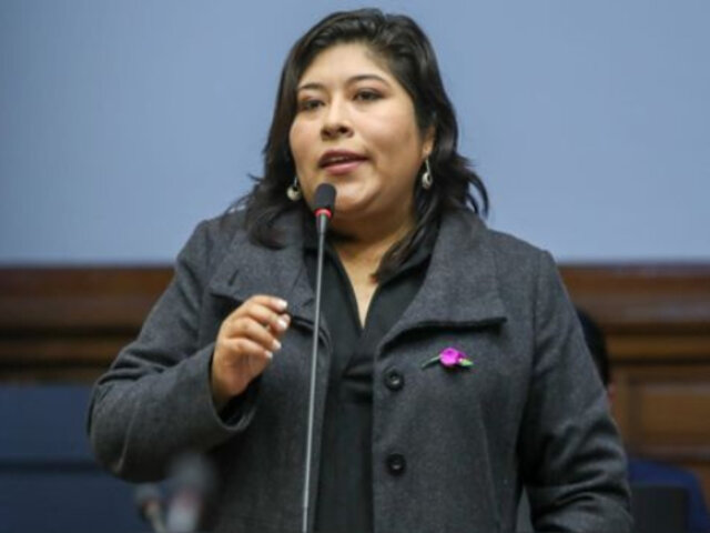 Betssy Chávez enfrentará moción de censura impulsada por Fuerza Popular