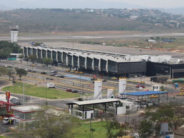 Colombia: ataque terrorista a aeropuerto deja dos policías y un civil muertos