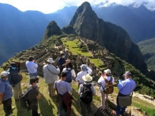 2,5 millones de turistas internacionales llegarían al Perú en el 2023, señala ministro Helguero