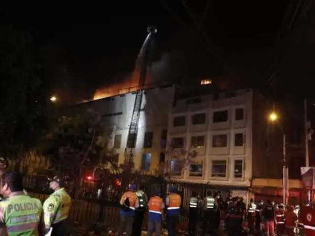 Mesa Redonda: 'Globo de los deseos' habría originado incendio en almacén de plásticos